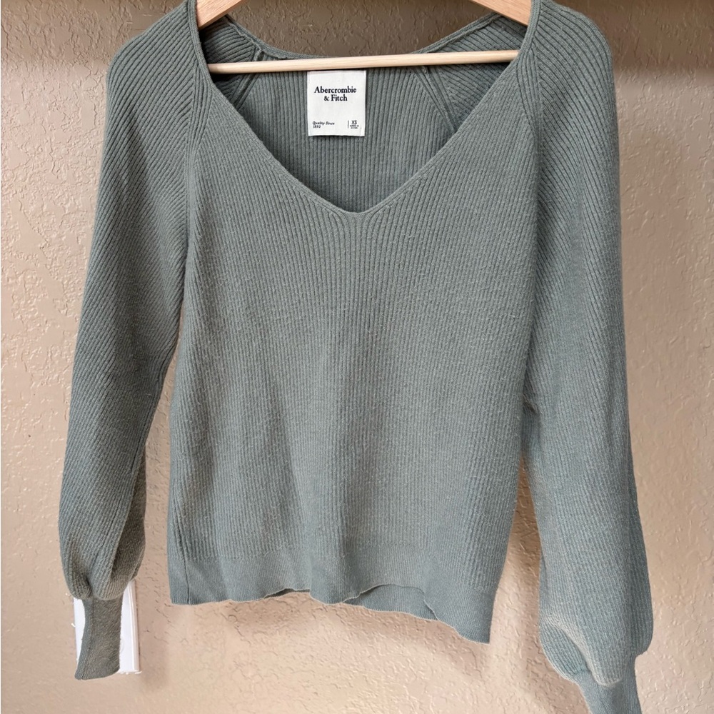 Abercrombie & Fitch Women's Sage V-Neck Sweater